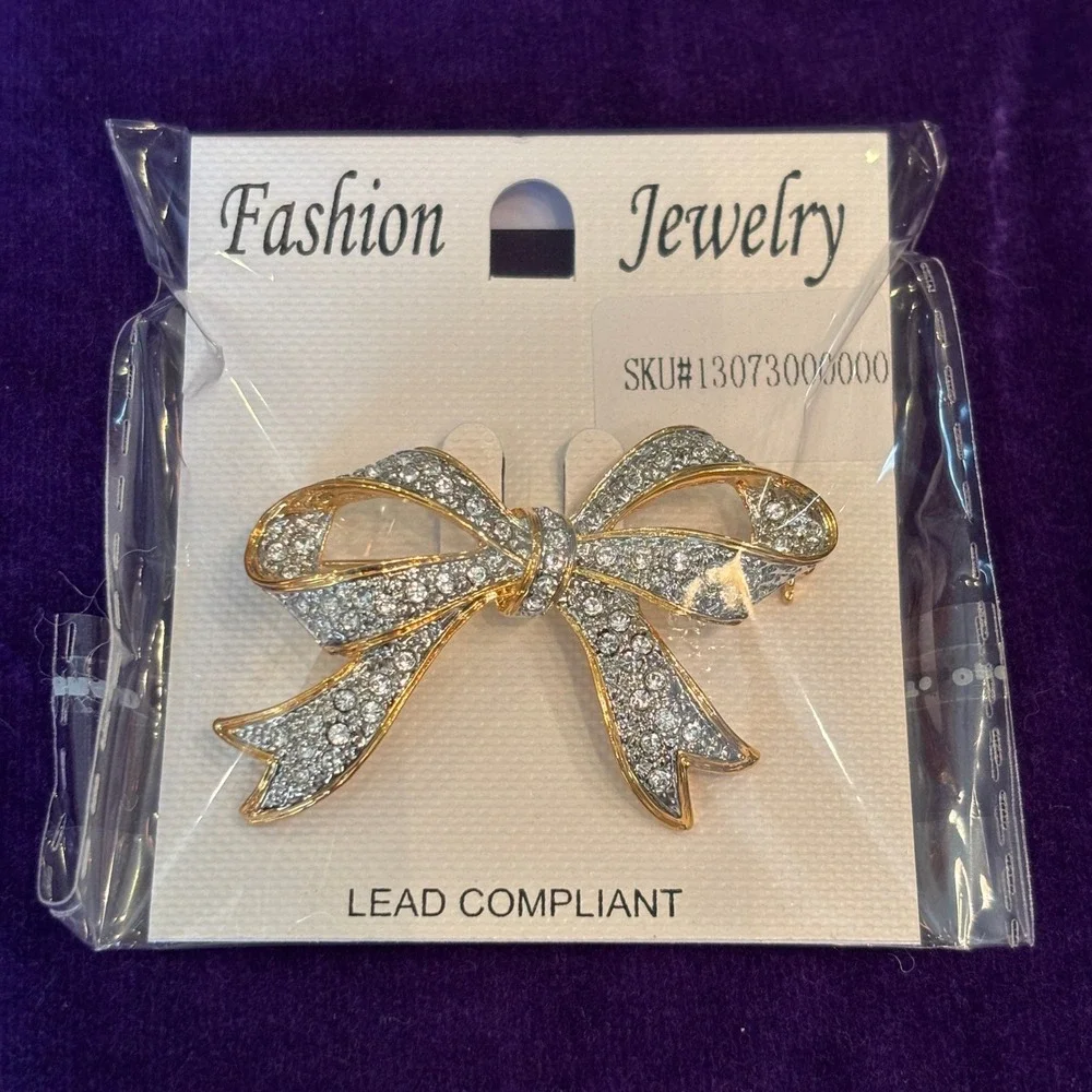 Vintage Fashion Jewelry Gold Tone Crystal Pave Bow Brooch Pin NIB